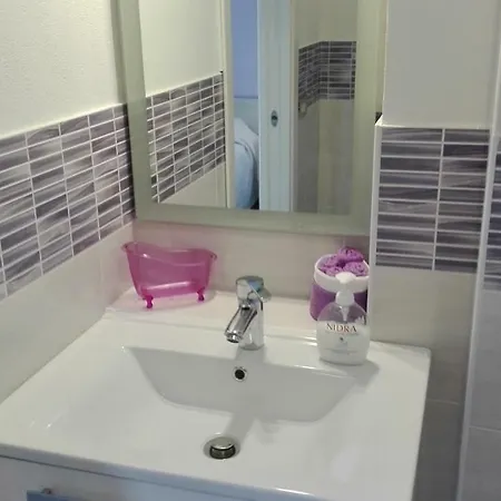 לינה וארוחת בוקר Ripalta 3*